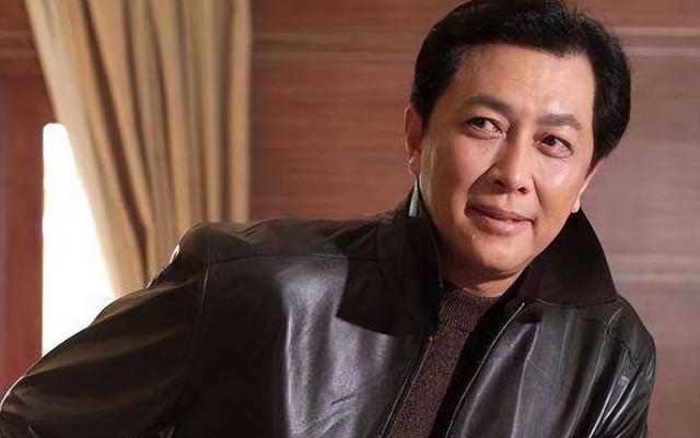 唐国强的妻子是谁，唐国强两段婚姻（唐国强前妻和现任是谁）