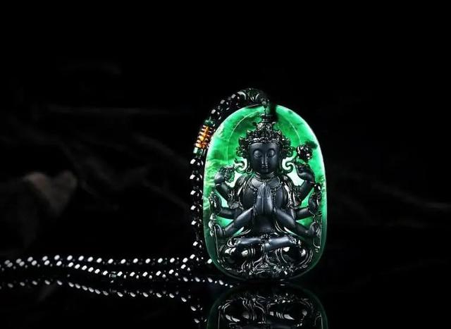 自然界中的黑色宝石，各种漂亮宝石和能量宝石