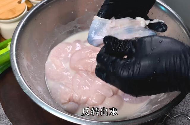 酸菜肥肠的做法，酸菜焖肥肠做法