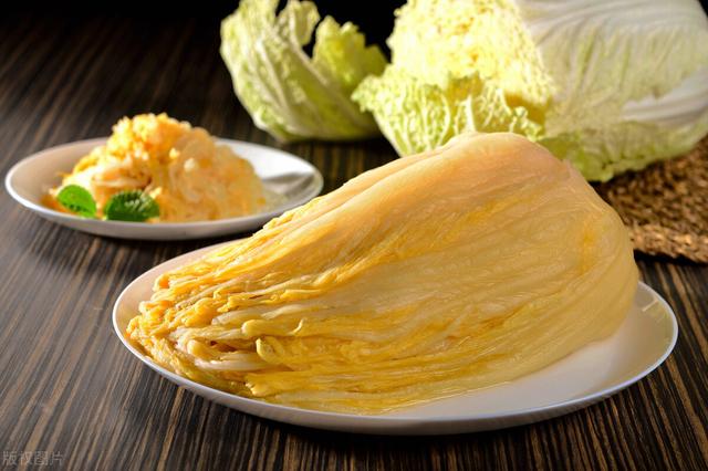 东北酸菜的腌制方法，东北腌酸菜最正宗的做法