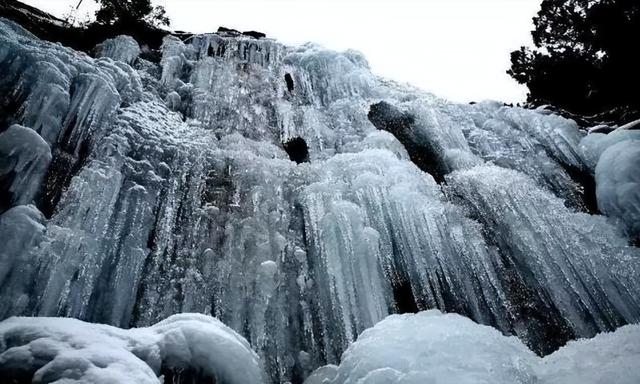 太原最冷的景点，冰瀑、冰柱、雪后村庄