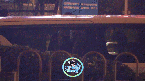 文章与姚笛旧情复燃和好证据曝光，和文章当街拥吻