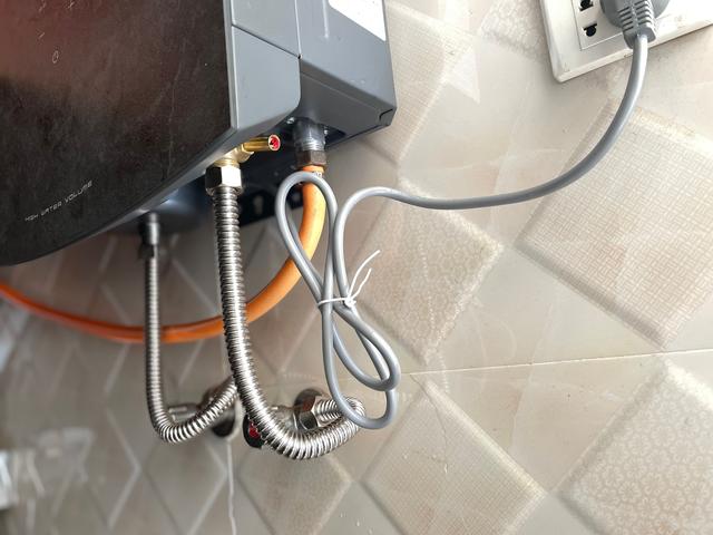 华帝燃气热水器，华帝燃气热水器有几种型号（燃气热水器的购买以及使用注意6点）