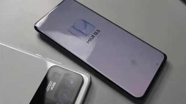 小米11 ultra评测全是负面缺点，3699的小米11Ultra值得买吗