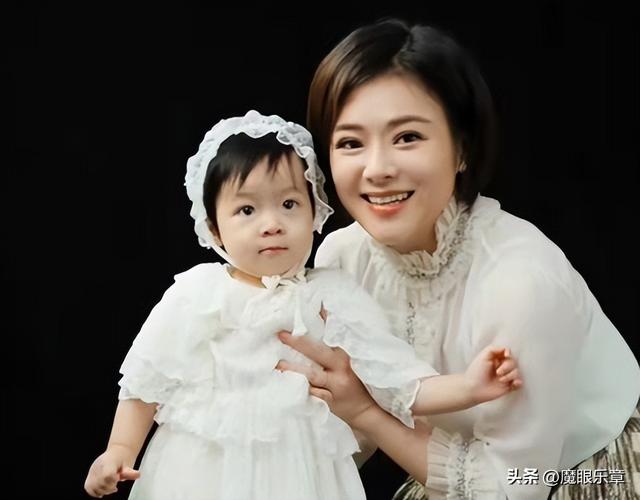 主持人杨蕾微博，杨蕾在节目中谈离婚