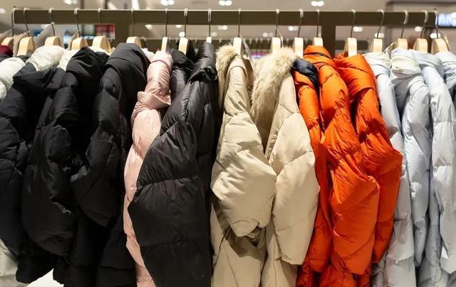 一件羽绒服一般穿几年，羽绒服穿了十年还暖和吗