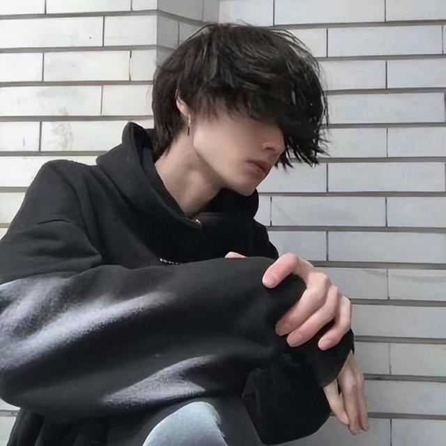 高冷男神必备头像背影小学生，青春满满的孤独感少男头像