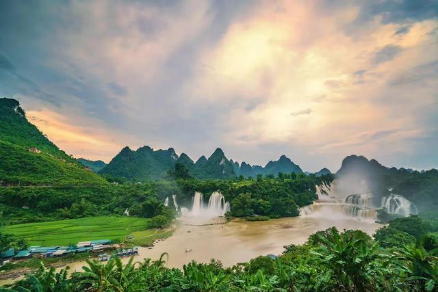 适合发出去玩的短句简单（适合去旅游发的文案）