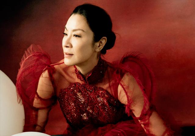 杨紫琼晚年生活，杨紫琼膝盖变形