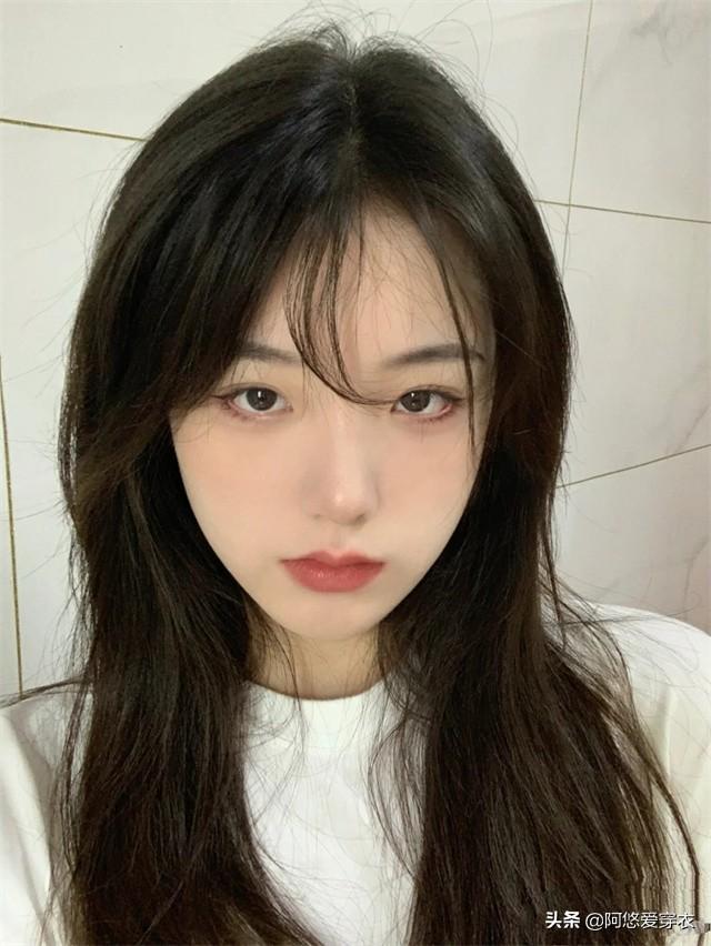 女生化妆精致还是自然好，“长期素颜”和“长期化妆”的女生