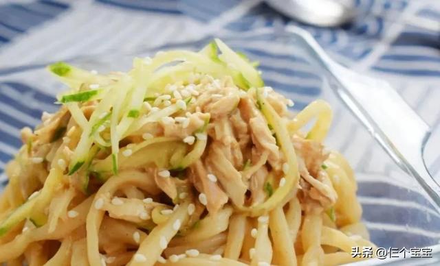 鸡丝面怎么做出来最好吃，鸡丝汤面：冬天来一碗
