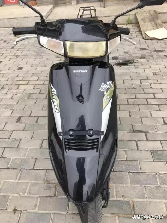 厦门轻骑摩托车，轻骑摩托车种类介绍（轻骑牌15型摩托车送电报的摩托车）