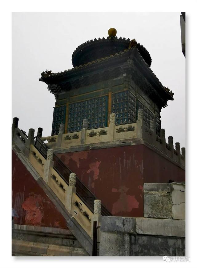 北海公园的白塔有什么来历，北海白塔