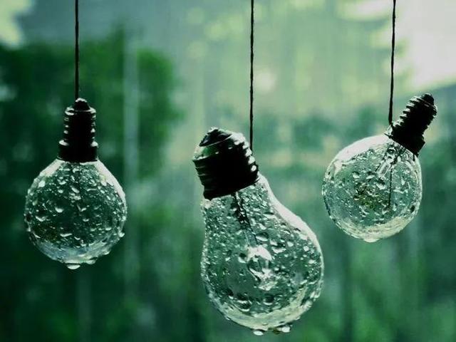 闲来听夜雨，静静的聆听夜雨