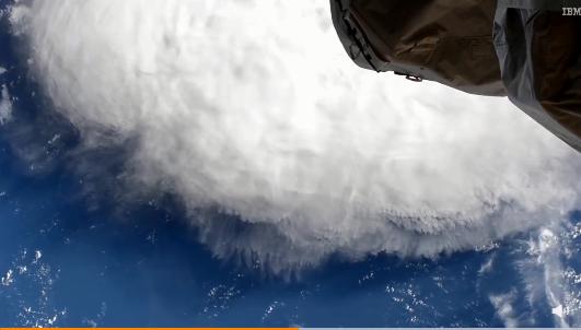 汤加火山爆发图，三国卫星大显身手