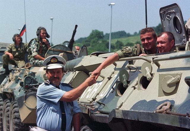俄罗斯空降兵夺取飞机场，1999年俄空降兵科索沃机场与北约对决