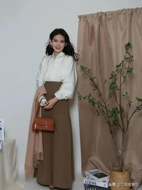 穿汉服时最简单的发型教程，教你两款巨简单汉服发型