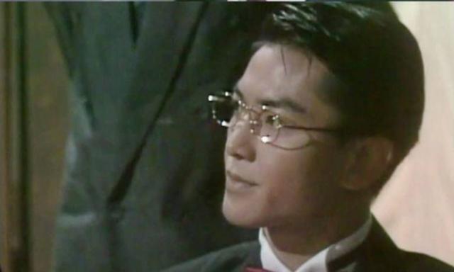 盘点那些眼睛里有星辰大海的男星，那些戴上眼镜就有斯文败类感觉的男星