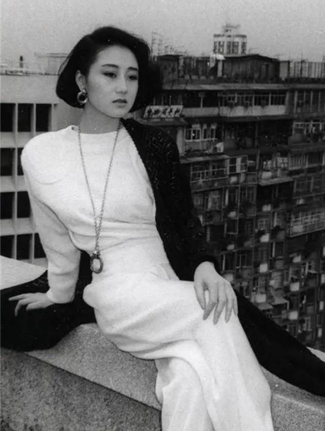 利智年轻时到底多有魅力，利智为什么结婚后就不露面了