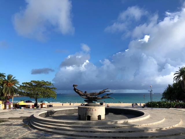 三亚最好的海滩在哪里，海南三亚四大海滩