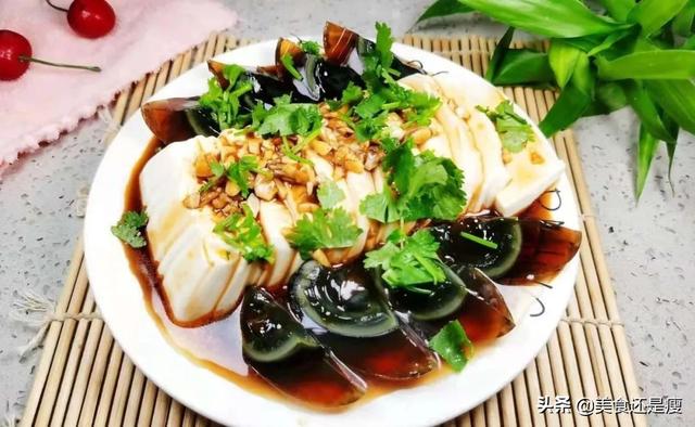 皮蛋豆腐怎么做最好吃，皮蛋豆腐怎么做既好看又好吃