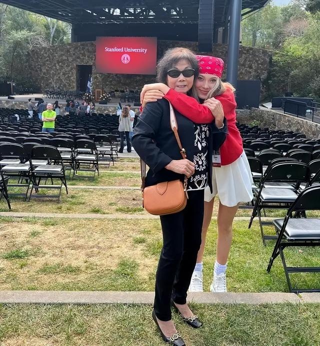 谷爱凌综艺首秀，谷爱凌参加开学典礼