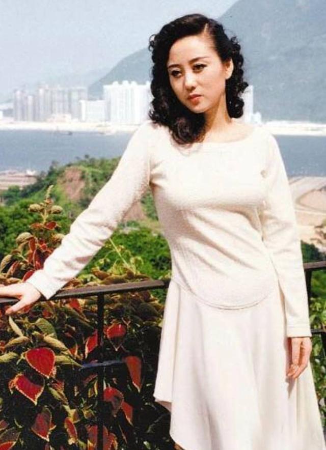 利智年轻时到底多有魅力，利智为什么结婚后就不露面了