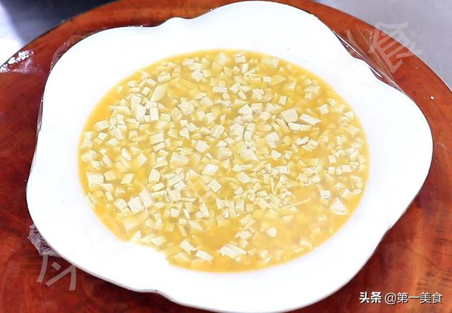 天然石磨豆腐的做法，传统古法用石磨打豆腐的全过程