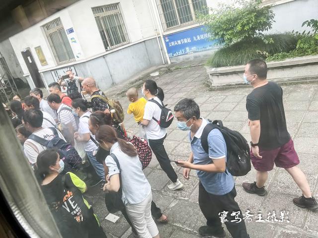 内江至重庆火车时刻表和沿途站点，春运期间永川东站旅客列车时刻表出炉