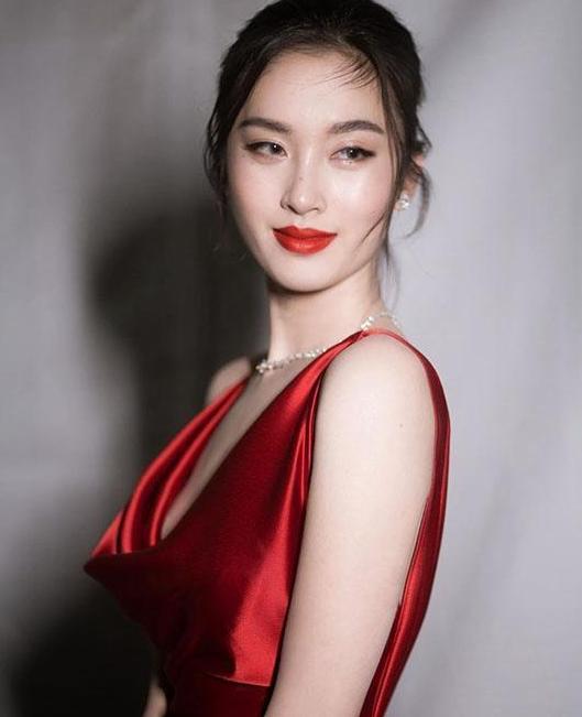 泰国明星宝儿拍过的电视剧，人妖皇后宝儿17岁变成女人