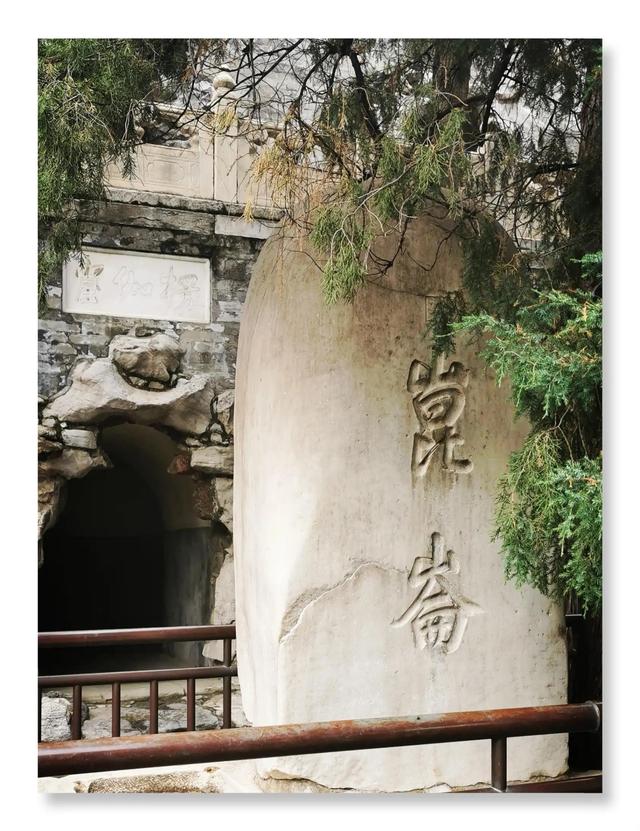 北海公园的白塔有什么来历，北海白塔