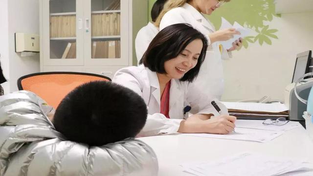 尿里有沫是怎么回事，尿液中有泡沫有几种原因