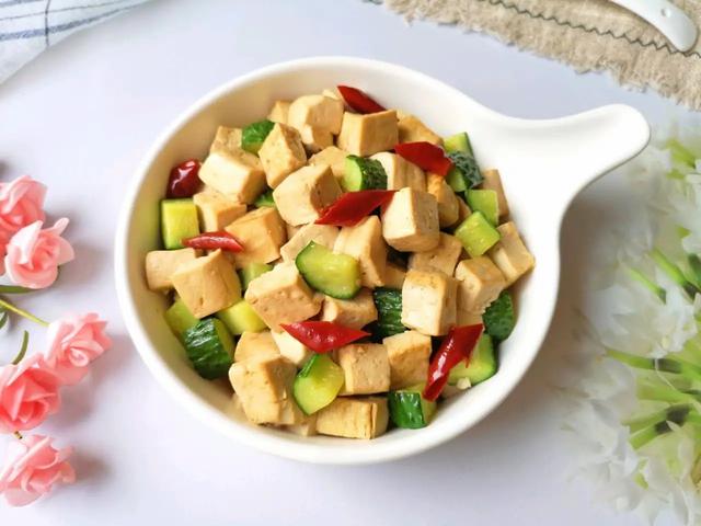 教你营养解馋的黄瓜烧豆腐，豆腐炒黄瓜