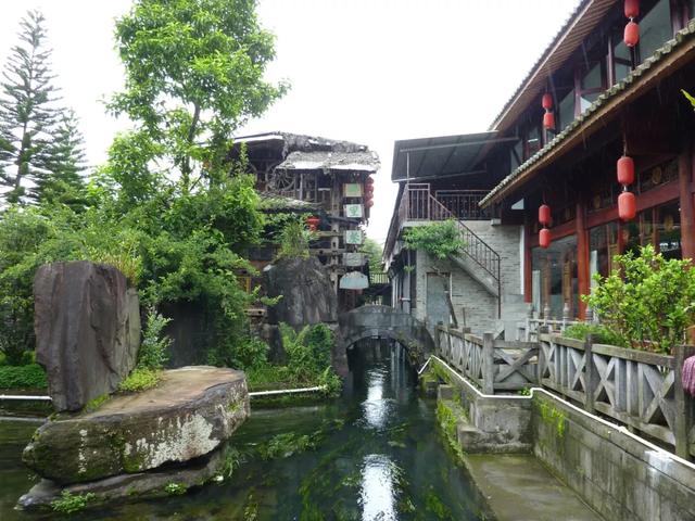 春节适合旅游的地方，最新春节期间旅游攻略（拉萨这些地方免费打卡）