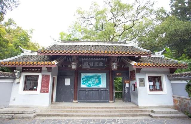 湖南大学岳麓书院，湖南大学岳麓书院旅游攻略（中国四大书院之一岳麓书院）