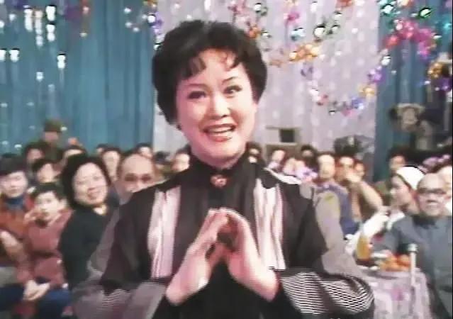 历年春晚回顾合集，央视春晚走过40年