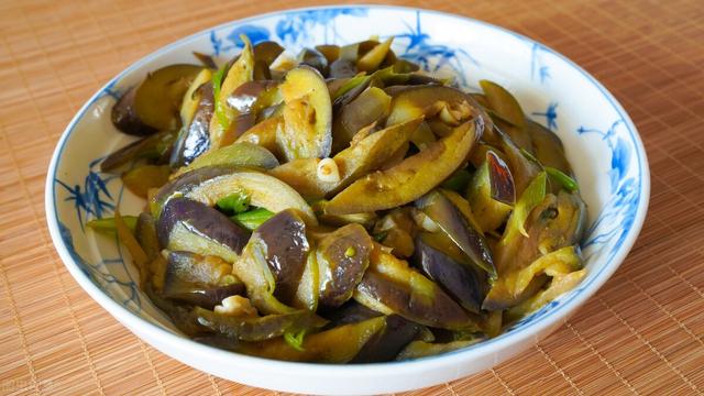 茄子怎么炒出来又嫩又好吃，炒茄子好吃有诀窍