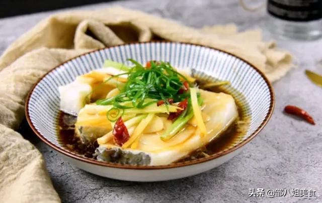 老年人吃什么补钙，中老年人补钙每天要喝多少牛奶（常吃这5种食物）