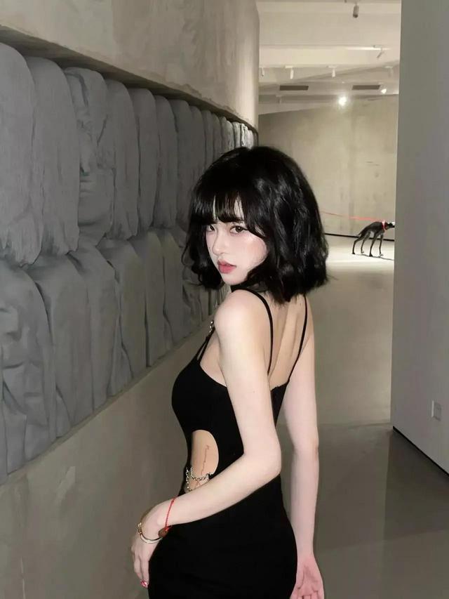 什么是招牌动作，老一辈人骑自行车的“招牌动作”