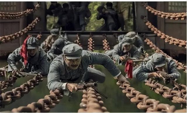 飞夺泸定桥是谁指挥的战役，此人指挥“飞夺泸定桥”