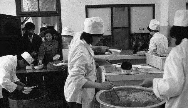 80年代北京首富李晓华，71岁李晓华2000年北京首富