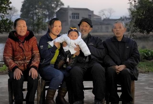 当年66岁老头娶19岁姑娘现况，湖南25岁女孩嫁给70岁老头