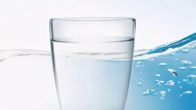 白醋的10个小妙用，把白醋倒在手心一搓