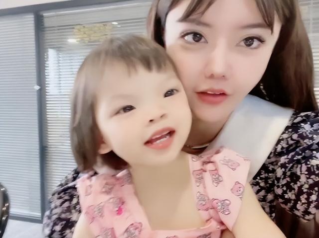 曝一网红恋爱后被甩，娱乐圈的负心汉还是远离吧