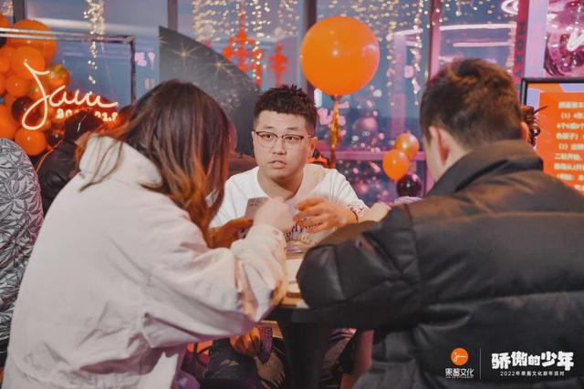 果酱c位出道，年，让我们像喝甜品一样吃蛋糕