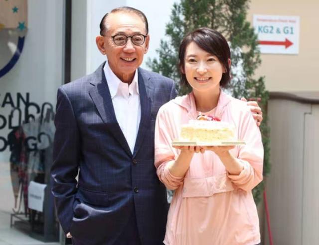 英皇老板杨受成三个女儿，英皇一姐生日排场大