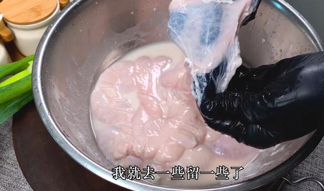 酸菜肥肠的做法，酸菜焖肥肠做法