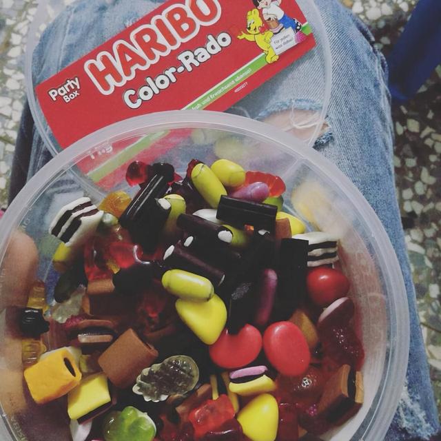 世界上最辣的粘牙糖，咬一口就山崩地裂