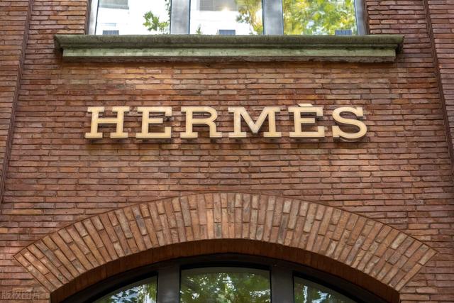 世界奢侈品牌排行榜，世界十大顶级奢侈品牌排行榜（2023全球高档和奢侈品牌价值50强榜单）