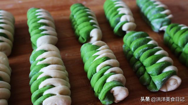 菠菜汁和面怎样做更绿，怎样使菠菜汁和面更绿（让你找回小时候的味道）